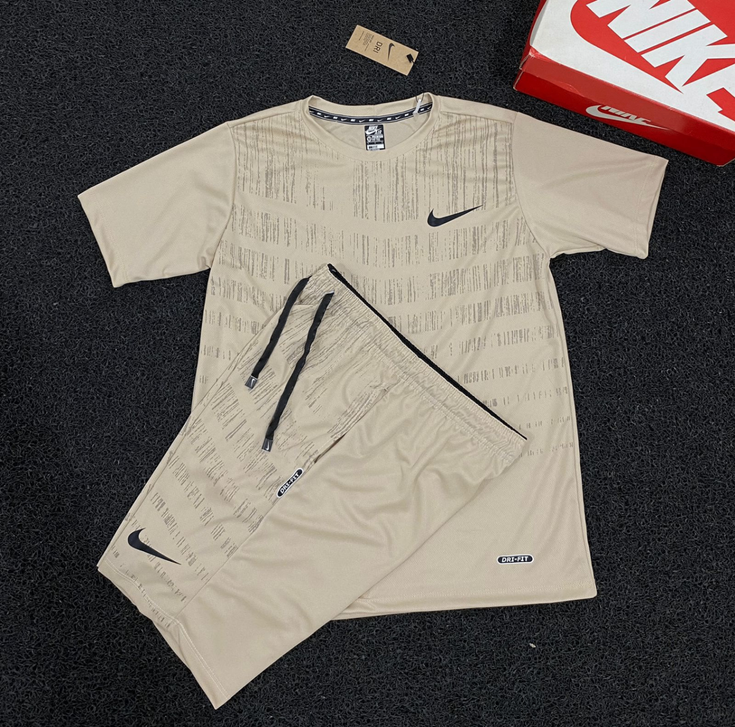 Conjunto Nike Dri-Fit Bege (camisa + short) — Praxedes Griffes