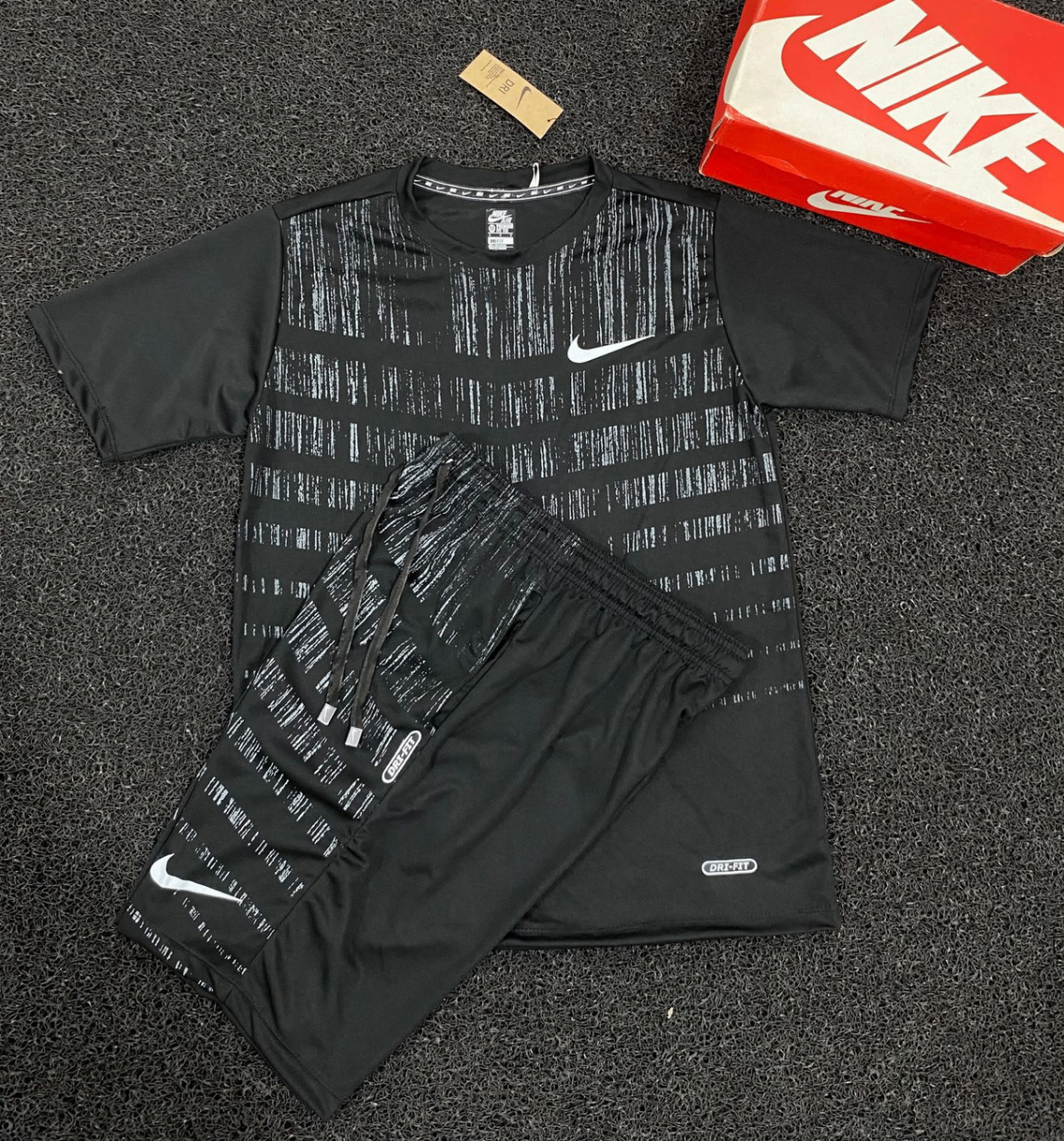 Conjunto Nike Dry-Fit Preto Texturizado — Praxedes Griffes