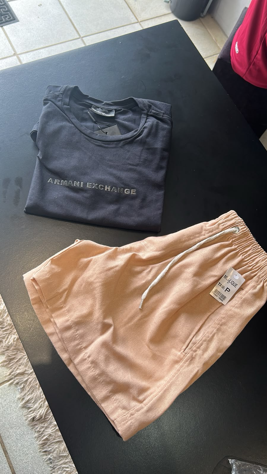 Kit Camisa Armani Exchange Preta + Short Linho (Tam. P) — Praxedes Griffes