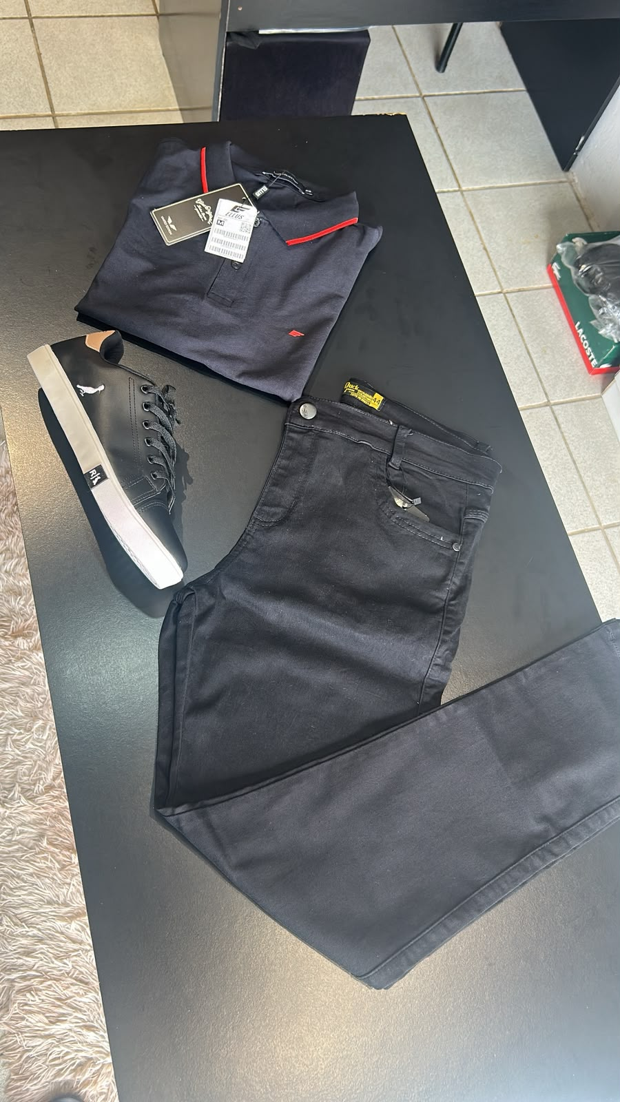 Combo Polo Ellus Importada Preta + Calça Jeans + Sapatênis — Praxedes Griffes