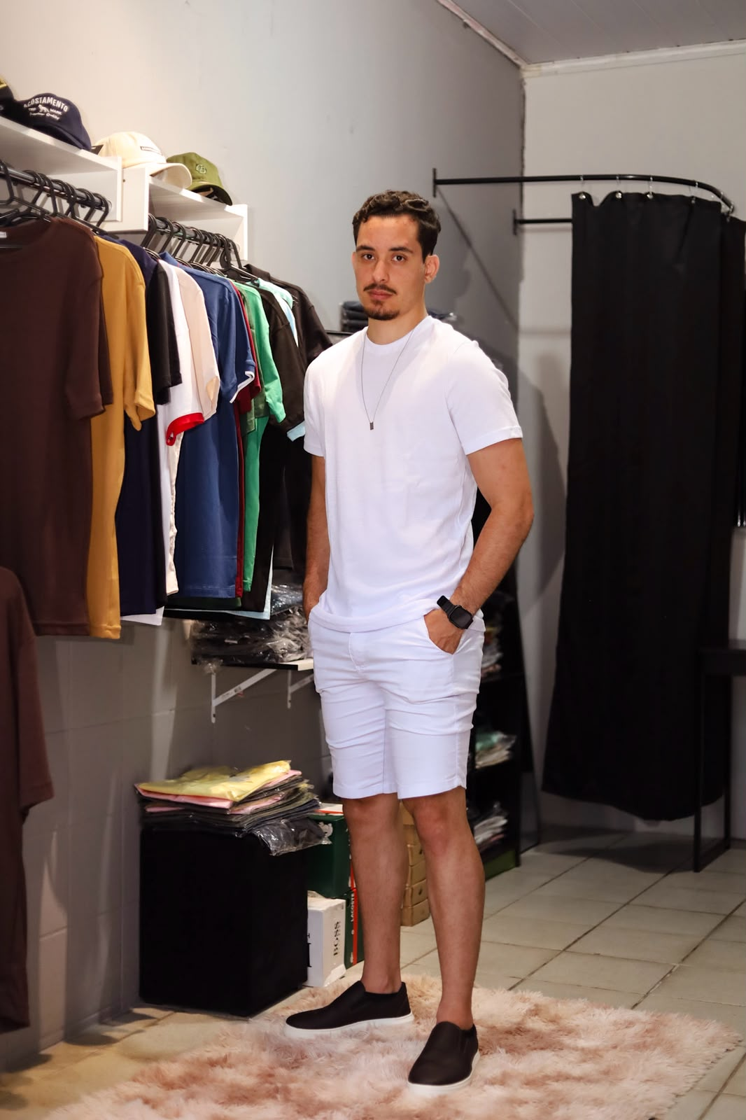 Bermuda Esporte Fino Branca (look completo) — Praxedes Griffes