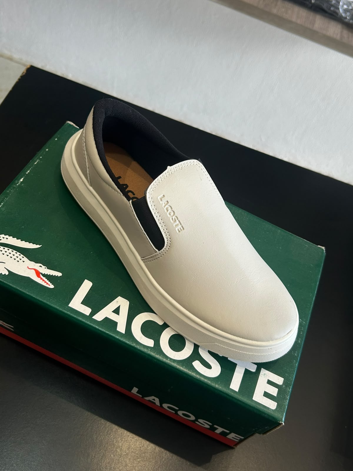 Sapatênis Lacoste Slip-On Branco — calçados masculino na Praxedes Griffes